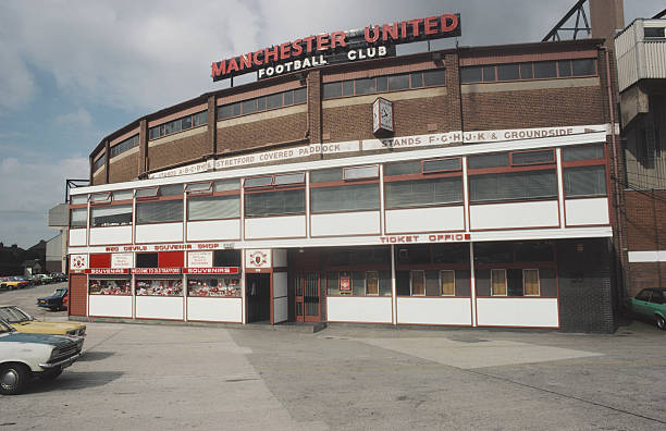 Manchester United's 100k stadium plan explained — capacity, renovation or new build, redevelopment updates, and when it will be built.